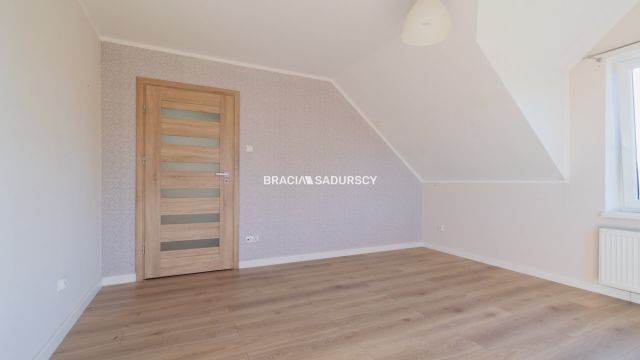 bliźniak, 6 pokoi Wola Luborzycka. Zdjęcie 31