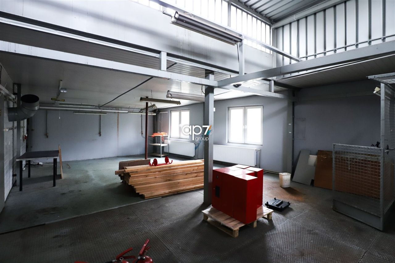 Hala/magazyn Kraków Bronowice. Zdjęcie 9