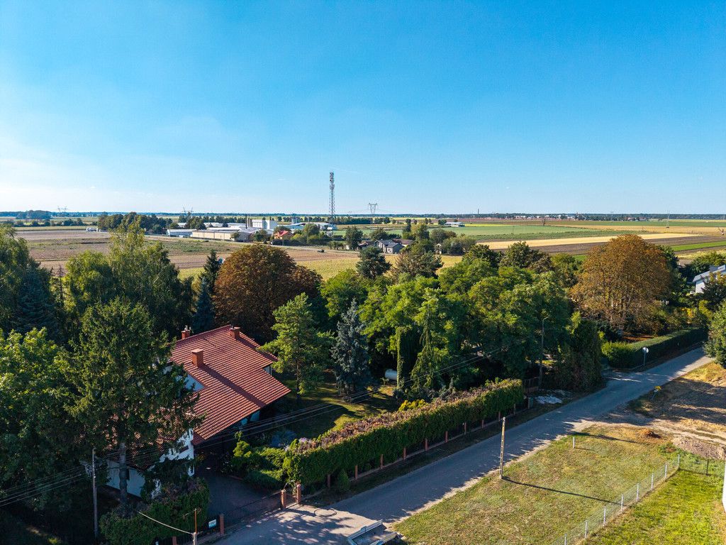 dom wolnostojący, 5 pokoi Radzików. Zdjęcie 1