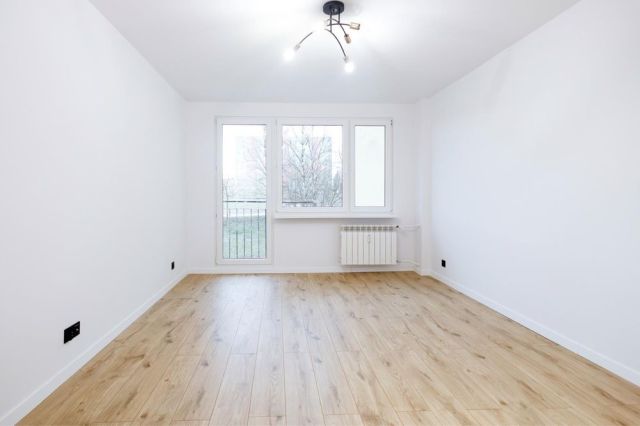 Mieszkanie 3-pokojowe Kielce, os. Na Stoku. Zdjęcie 1