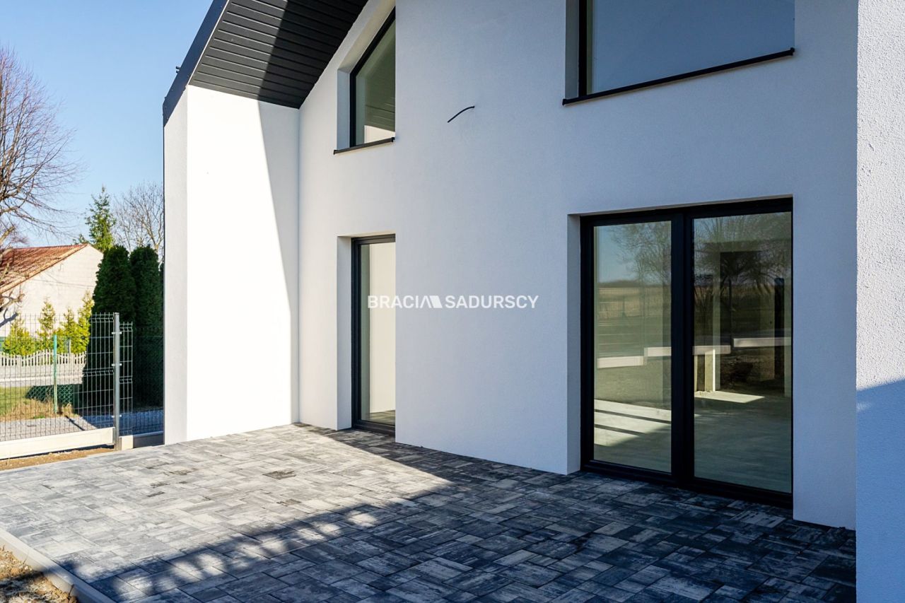 dom wolnostojący, 5 pokoi Bębło. Zdjęcie 37