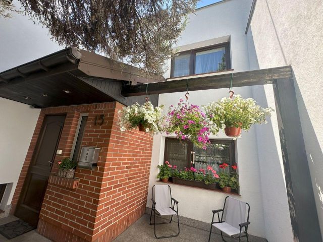 dom szeregowy, 5 pokoi Węgrów, ul. Gdańska. Zdjęcie 2