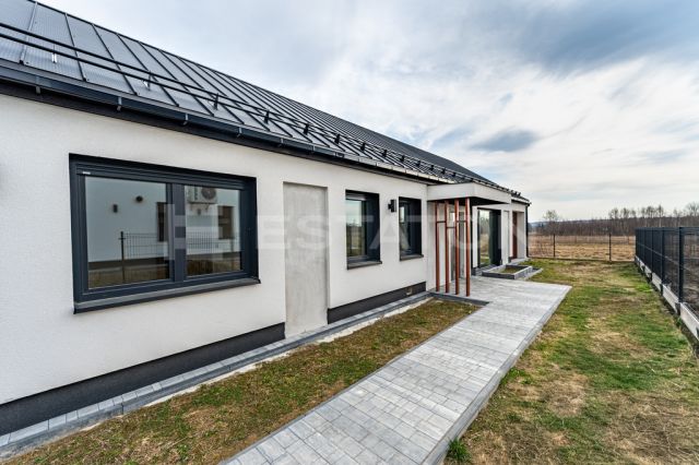 dom wolnostojący, 4 pokoje Bratkowice. Zdjęcie 14