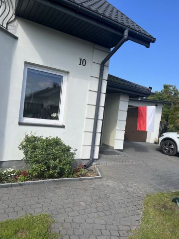 dom wolnostojący Pabianice, ul. Kalinowa. Zdjęcie 1