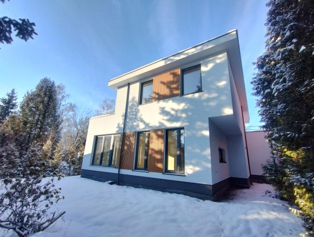 dom wolnostojący, 8 pokoi Zielonka. Zdjęcie 1