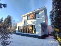 dom wolnostojący, 8 pokoi Zielonka