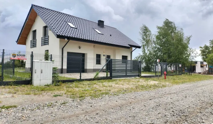 dom wolnostojący, 6 pokoi Sulimów, ul. Różana