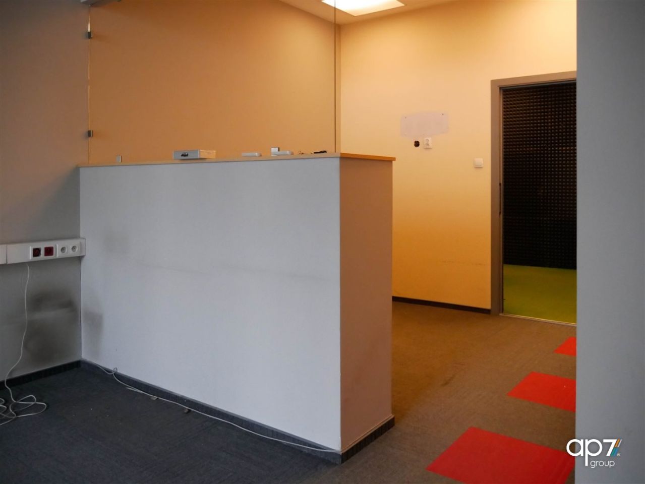 Lokal Kraków Podgórze, rynek Podgórski. Zdjęcie 2