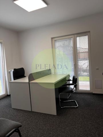 Biuro Warszawa Włochy, ul. Wałowicka. Zdjęcie 1