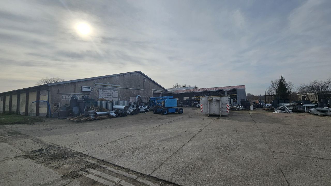 Hala/magazyn Kusowo. Zdjęcie 2