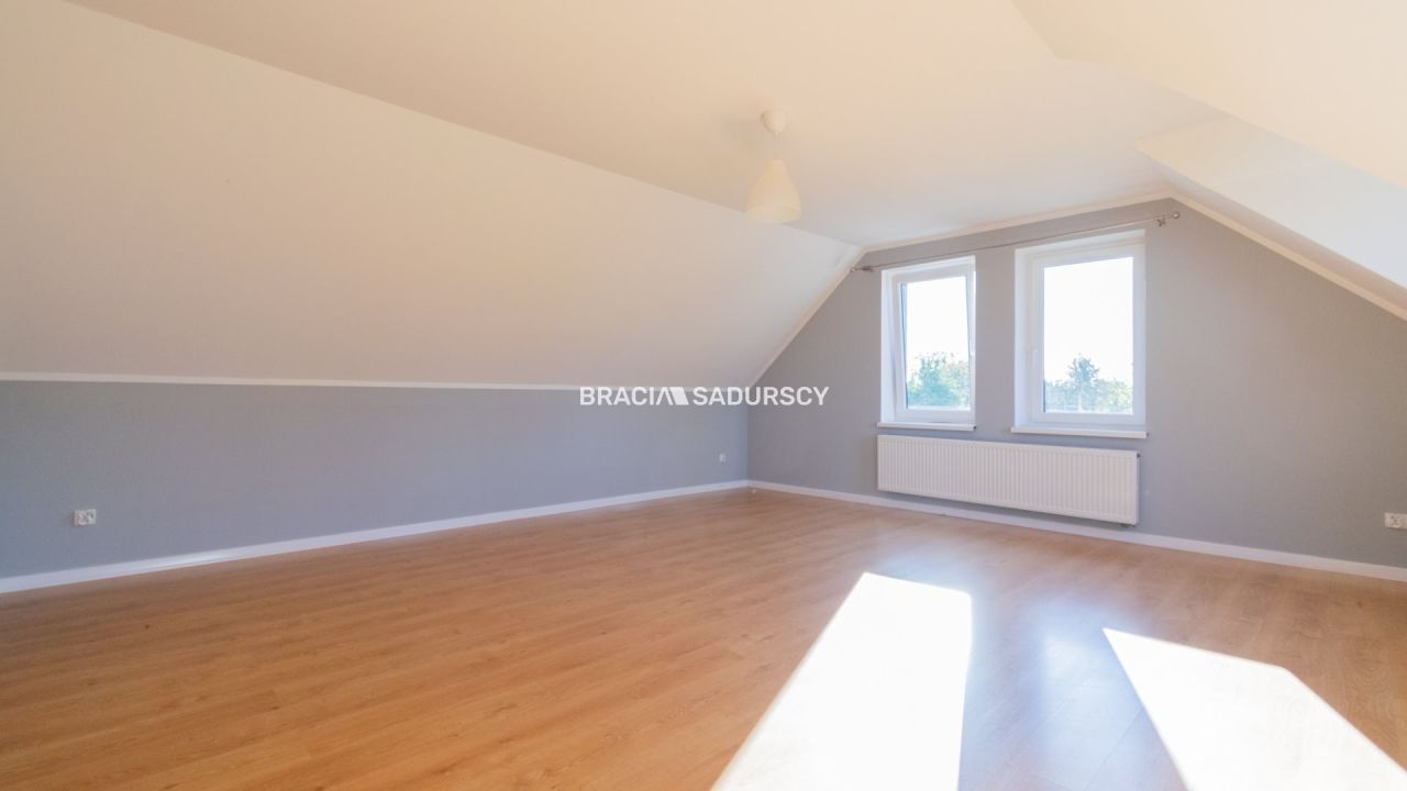 bliźniak, 6 pokoi Wola Luborzycka. Zdjęcie 16