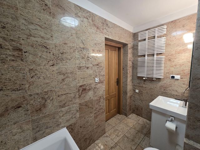 dom wolnostojący, 11 pokoi Michałowice, -. Zdjęcie 15
