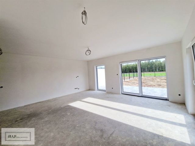 bliźniak, 4 pokoje Kochowo. Zdjęcie 11