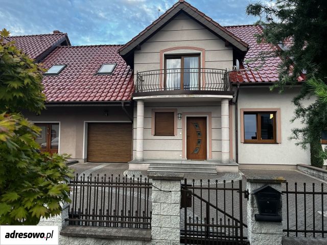 dom szeregowy, 5 pokoi Wieruszów, ul. ks. Augustyna Kordeckiego. Zdjęcie 1