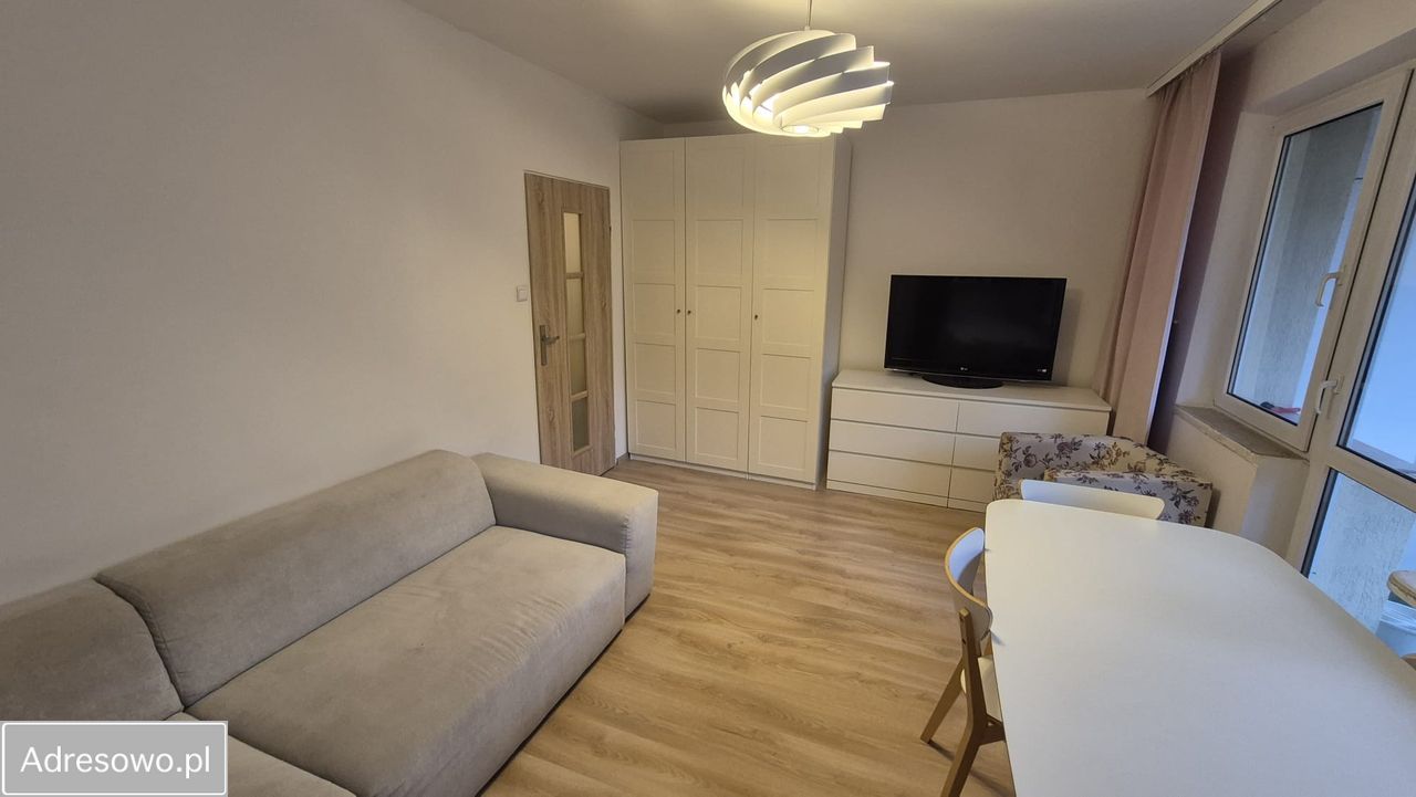 Mieszkanie 3-pokojowe Warszawa Stegny, ul. Kartaginy. Zdjęcie 2