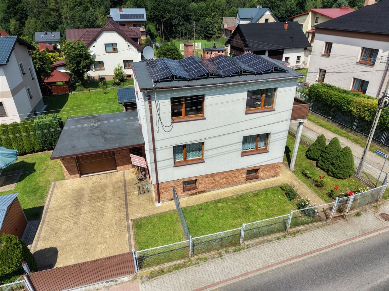 dom wolnostojący, 5 pokoi Wilkowice. Zdjęcie 1