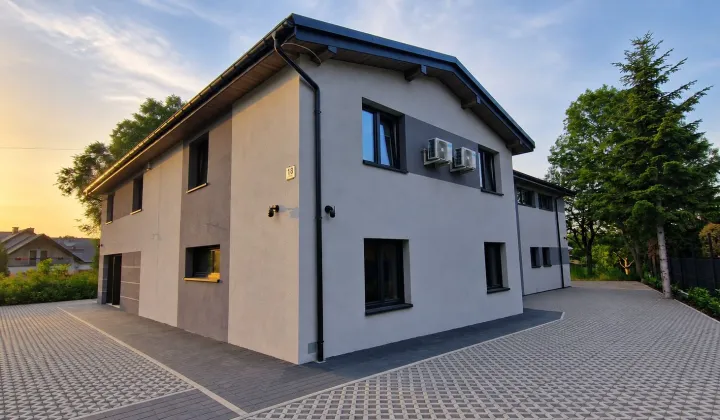 dom wolnostojący, 10 pokoi Kraków Kobierzyn, ul. Kwiecista