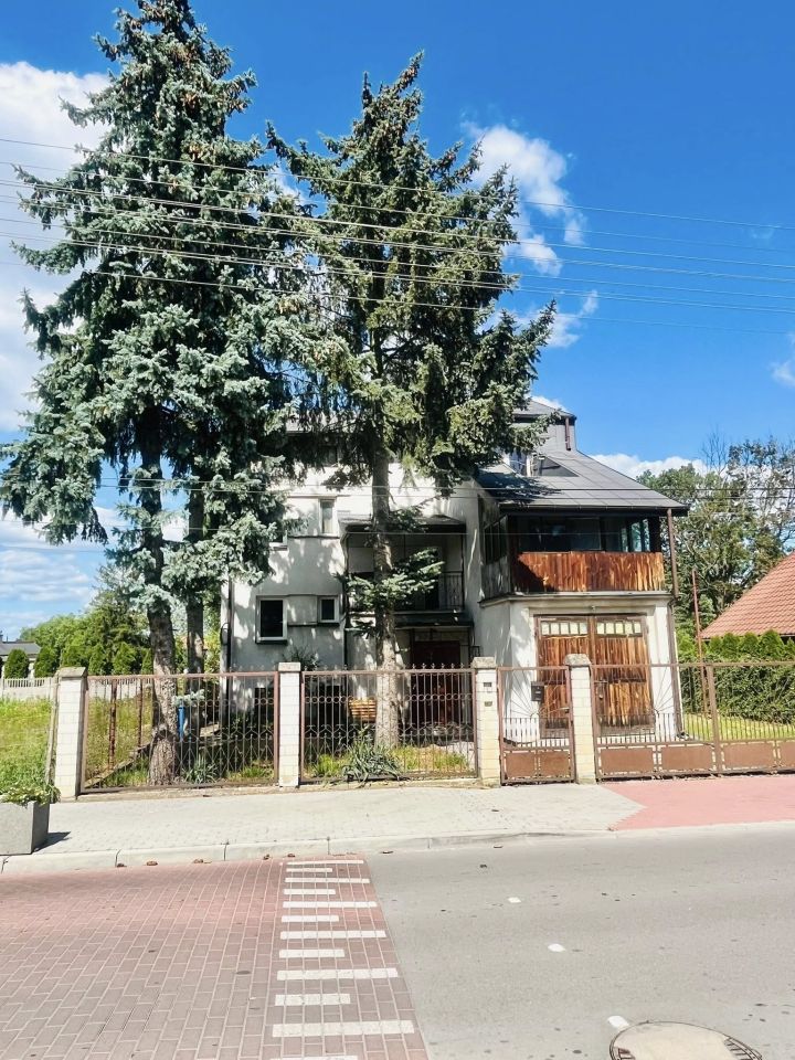 dom wolnostojący, 8 pokoi Zielonka