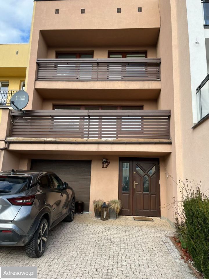 dom szeregowy, 5 pokoi Kielce Podkarczówka. Zdjęcie 1