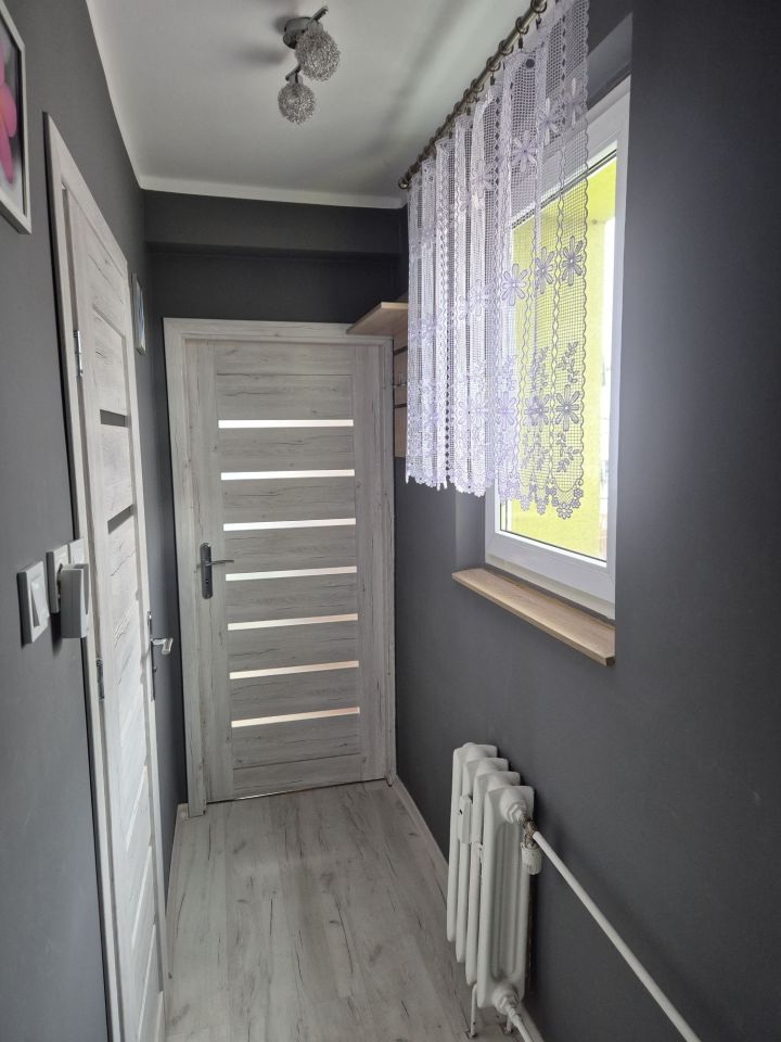 Mieszkanie 3-pokojowe Wałbrzych Piaskowa Góra, ul. Władysława Broniewskiego. Zdjęcie 2