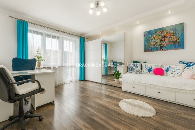 dom wolnostojący, 5 pokoi Kraków Podgórze, ul. Poronińska. Zdjęcie 2