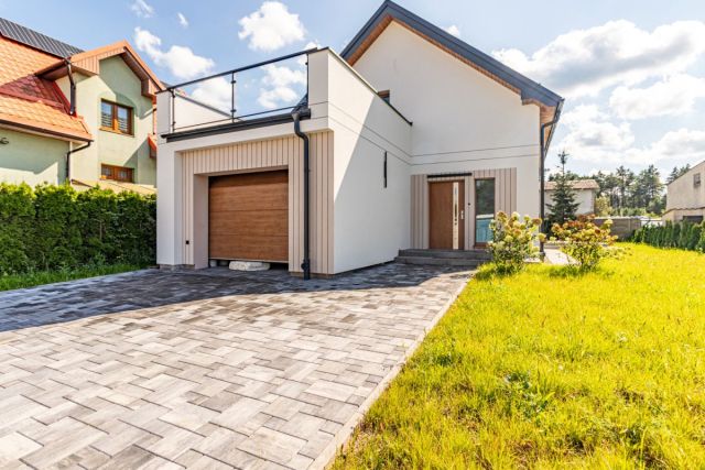 dom wolnostojący, 4 pokoje Strzebielino. Zdjęcie 1