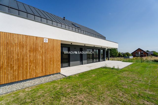 dom wolnostojący, 4 pokoje Bębło, ul. ks. Jana Skotnickiego. Zdjęcie 19