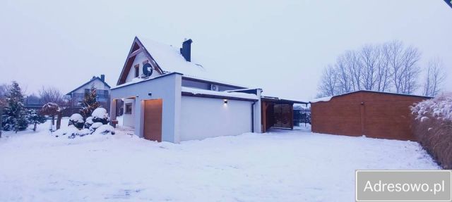 dom wolnostojący, 4 pokoje Jędrzejów, ul. Adolfa Dygasińskiego. Zdjęcie 1