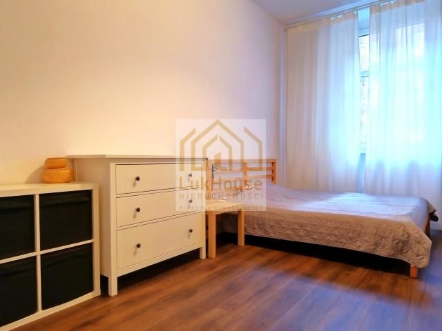 Mieszkanie 3-pokojowe Bytom, ul. ks. Franciszka Nawrota. Zdjęcie 2