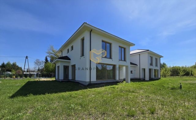 bliźniak, 7 pokoi Konstancin-Jeziorna. Zdjęcie 5