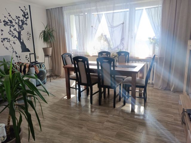 Mieszkanie 3-pokojowe Skoroszów. Zdjęcie 1