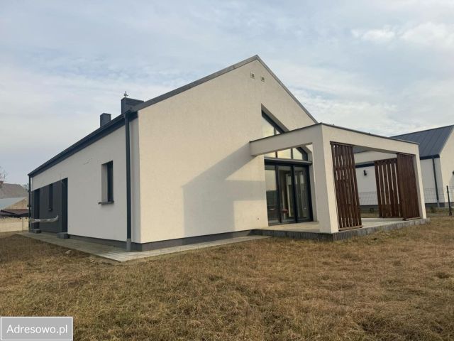 dom wolnostojący, 3 pokoje Kaczory, ul. Milenijna. Zdjęcie 1