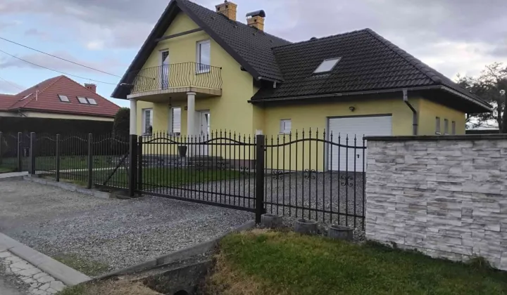 dom wolnostojący, 5 pokoi Pisarzowice, ul. Lekacz