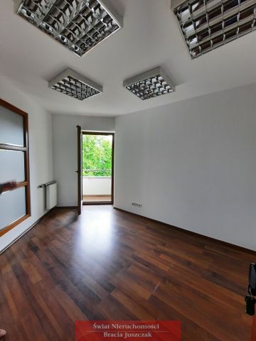 Biuro Wrocław Południe, pl. Powstańców Śląskich. Zdjęcie 4