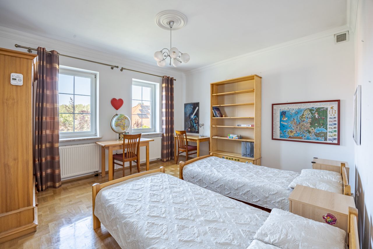 dom wolnostojący, 11 pokoi Michałowice, -. Zdjęcie 21