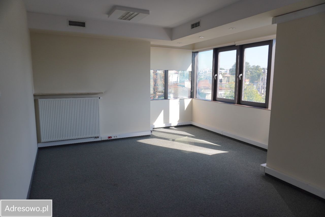 Lokal Kobyłka, al. Jana Pawła II. Zdjęcie 8