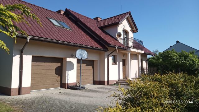 dom wolnostojący, 6 pokoi Niepołomice, ul. Długa. Zdjęcie 1