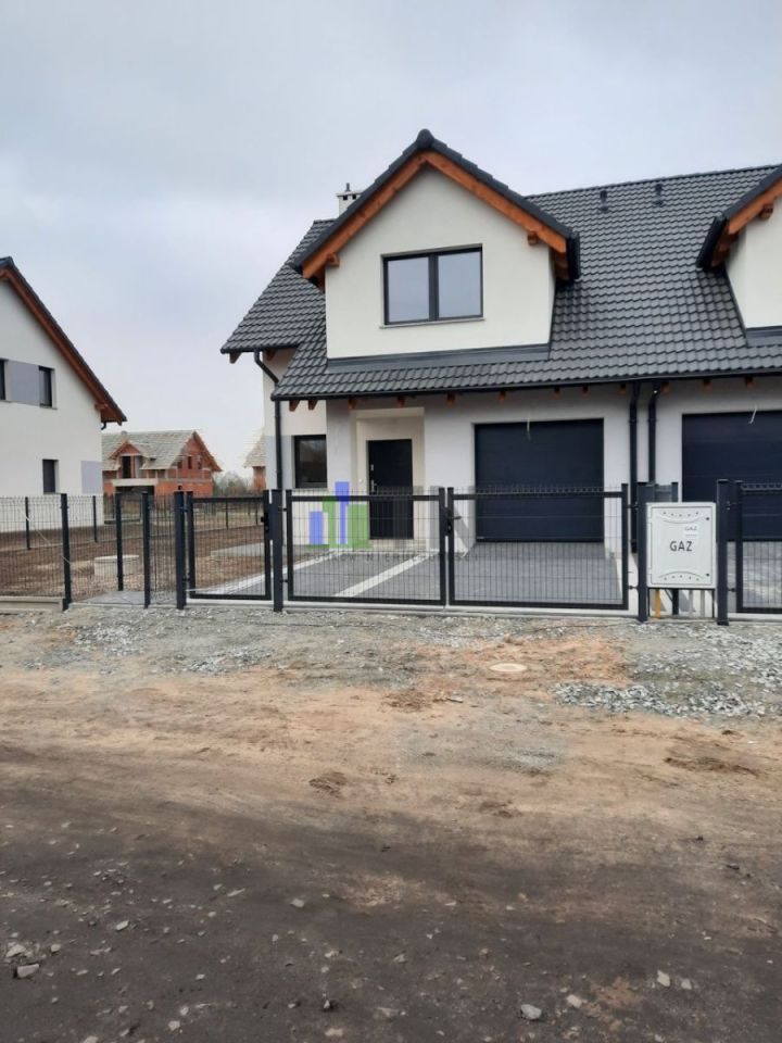 bliźniak, 5 pokoi Chrząstawa Wielka. Zdjęcie 9