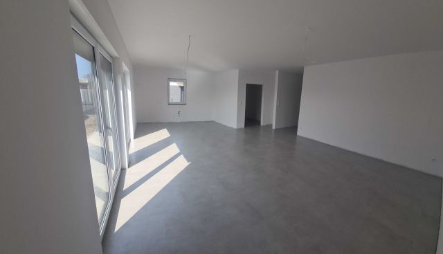 Mieszkanie 3-pokojowe Zbąszyń, ul. Sadowa. Zdjęcie 1