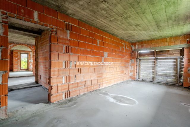 dom wolnostojący, 7 pokoi Śledziejowice. Zdjęcie 13