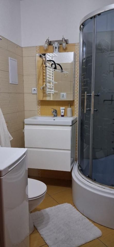 Mieszkanie 3-pokojowe Bielawa. Zdjęcie 2