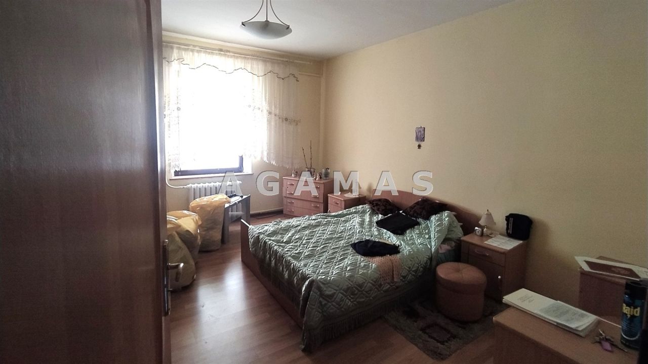 dom wolnostojący, 12 pokoi Kondratowice. Zdjęcie 15