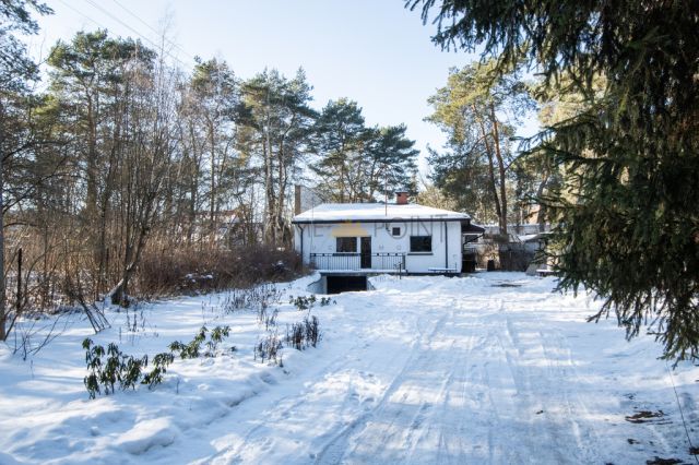 dom wolnostojący, 4 pokoje Józefów. Zdjęcie 2