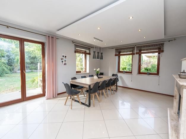 dom wolnostojący, 6 pokoi Czernica, ul. Mikołaja Reja. Zdjęcie 1