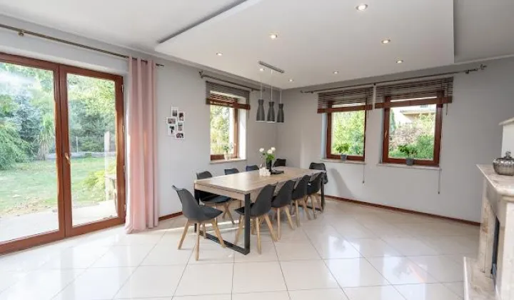 dom wolnostojący, 6 pokoi Czernica, ul. Mikołaja Reja