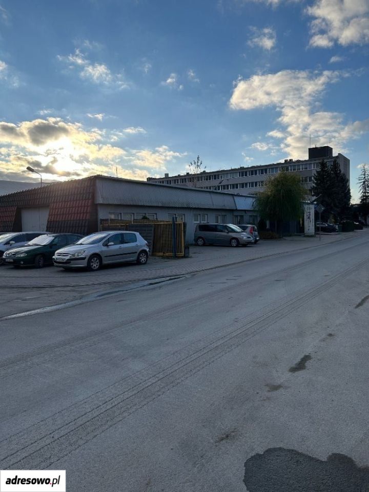 Poslovni prostor, 600 m²
