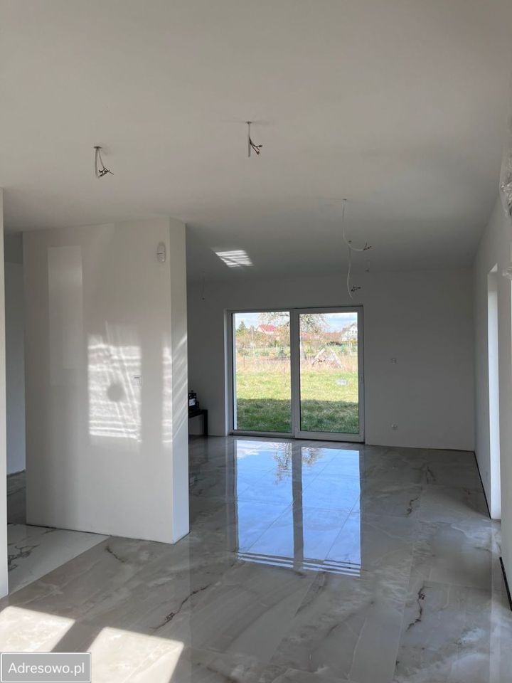 dom wolnostojący, 2 pokoje Bądki. Zdjęcie 3