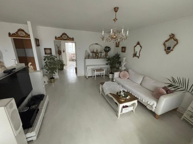 Mieszkanie 3-pokojowe Czeladź Piaski, osiedle Dziekana. Zdjęcie 1