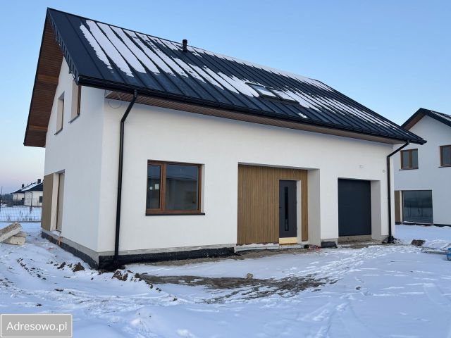 dom wolnostojący, 5 pokoi Wola Rasztowska, ul. Radiowa. Zdjęcie 1