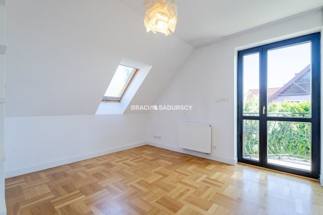 bliźniak, 4 pokoje Batowice. Zdjęcie 14
